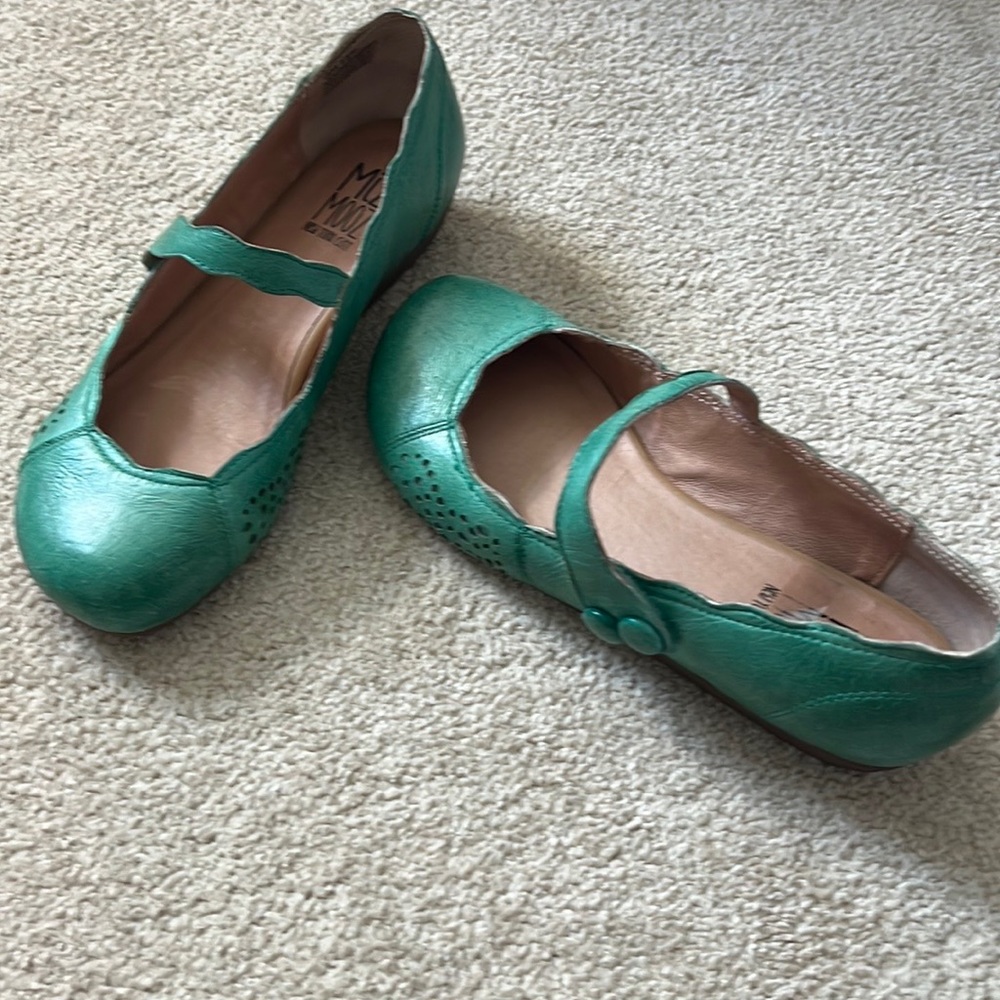 Mix Mooz Green Shoes